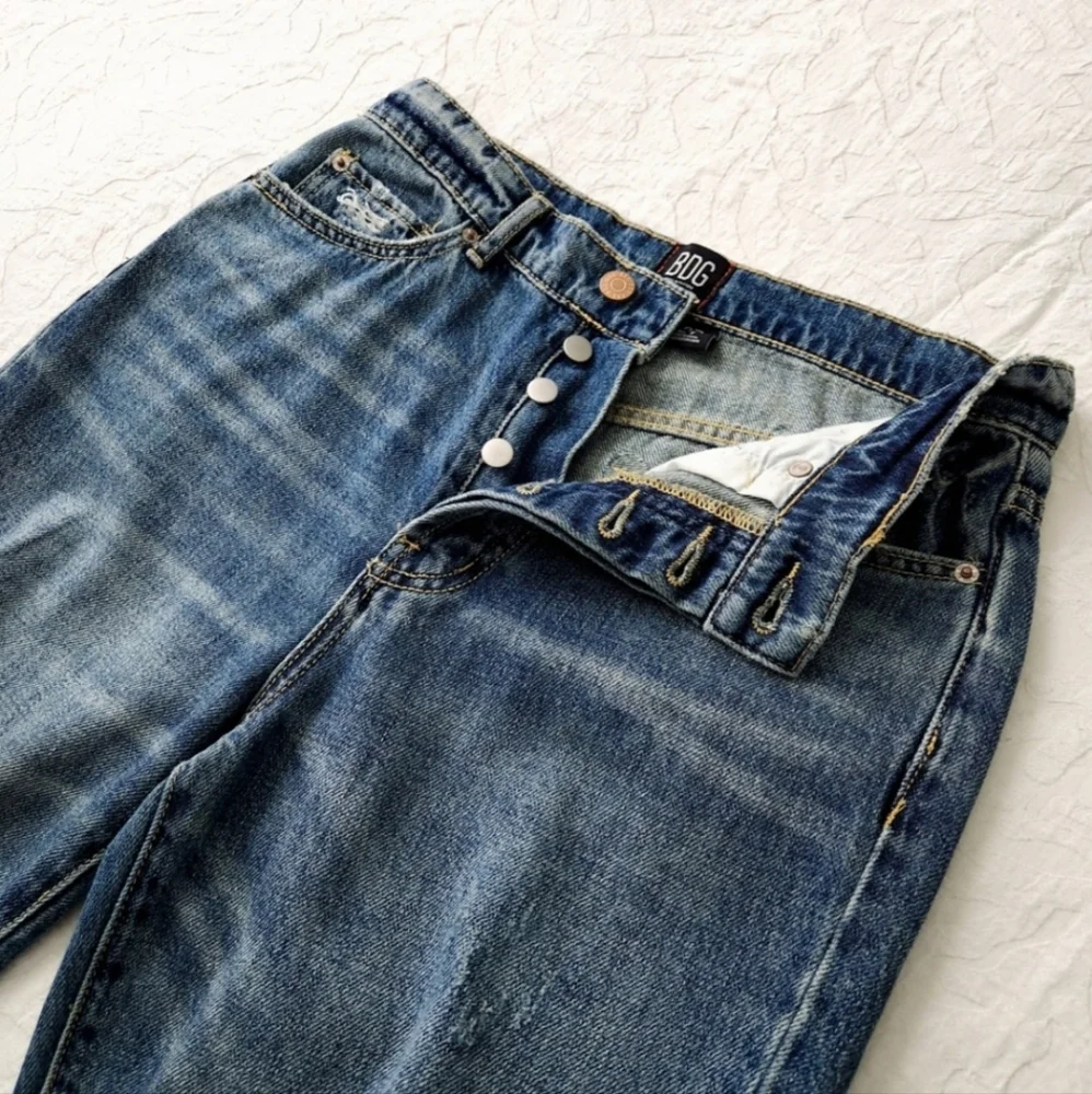 BDG Urban Outfitters Slim Straight High Waisted Cutoff Hem Ankle Jeans, Size 27 - Picture 9 of 16